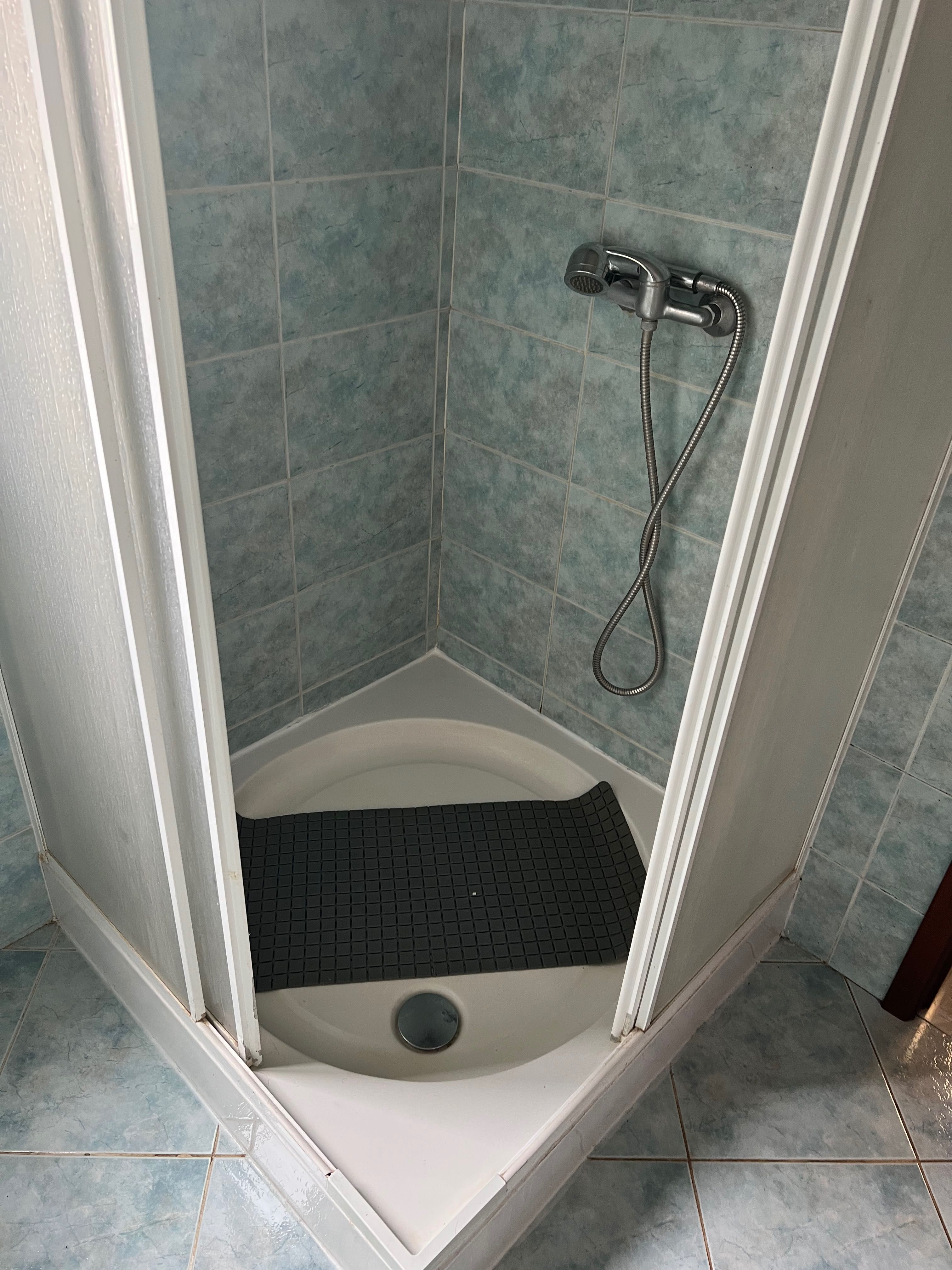 Quarto a alugar em Pombal