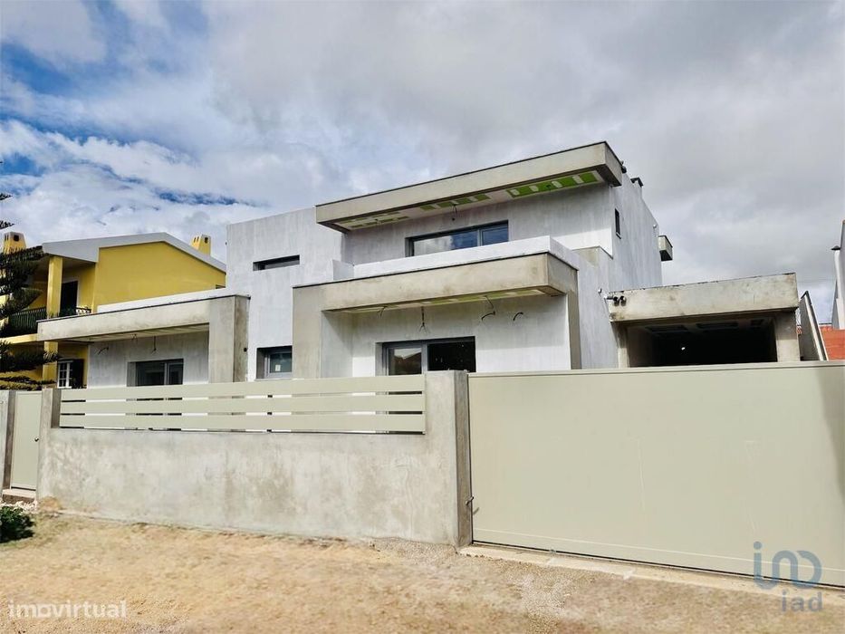 Casa / Villa T4 em Azeitão (São Lourenço e São Simão) de 243,00 m2