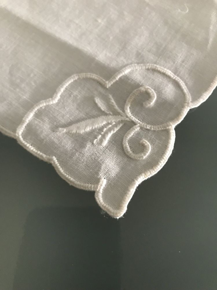 Guardanapos de linho bordados