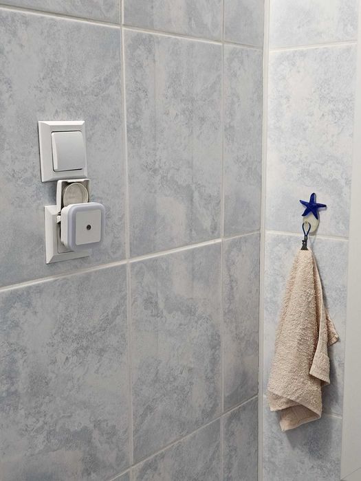 Lampka nocna LED z czujnikiem światła, zasilanie sieciowe, do gniazdka