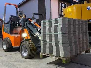 NOWA Mini ładowarka Kołowa RELLY- Układarka Do Kostki udźwig 1400 kg