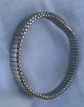 Pulseira prateada ajustável,.