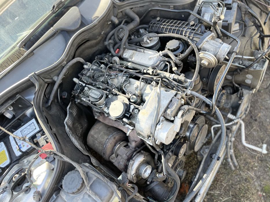 Двигатель Mercedes 2.2CDI OM611 блок гбц форсунки