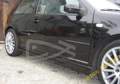 VW Golf mkIV 4 3D Progi / Dokładki / Nakładki progowe R32 look