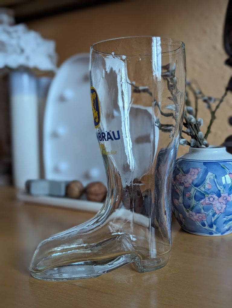 Duża szklanka but Lowenbrau