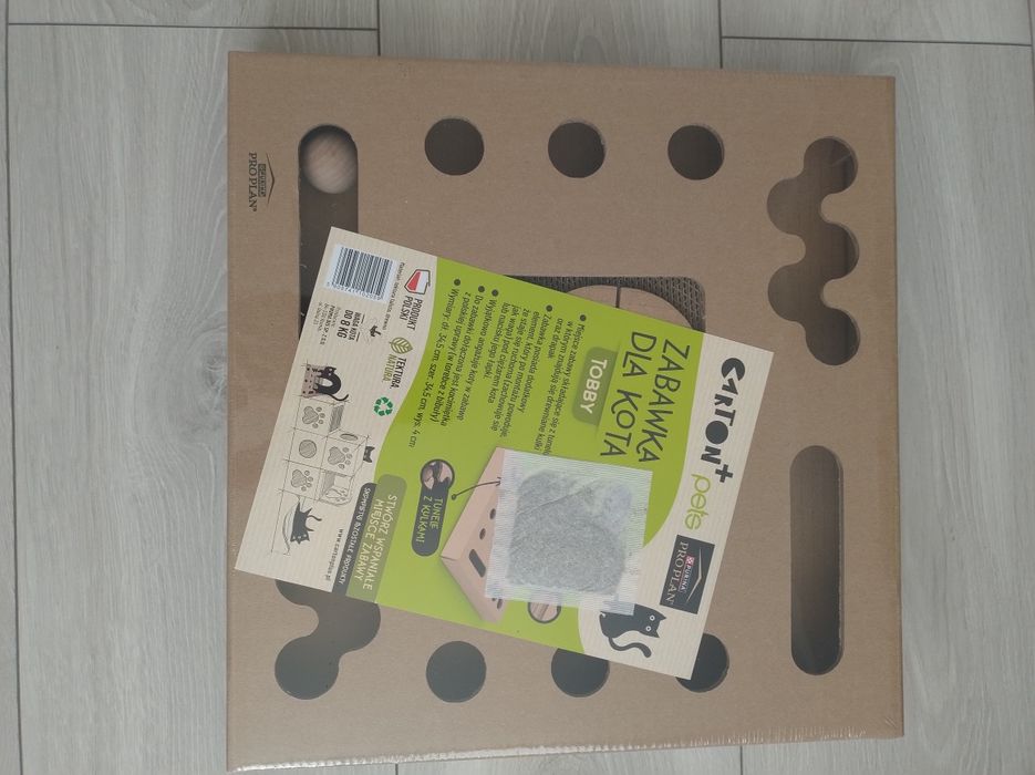 Carton+ Pets zabawka kartonowa i drapak dla kota Tobby z kocimiętką