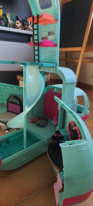 Caravana da LOL em ótimo estado