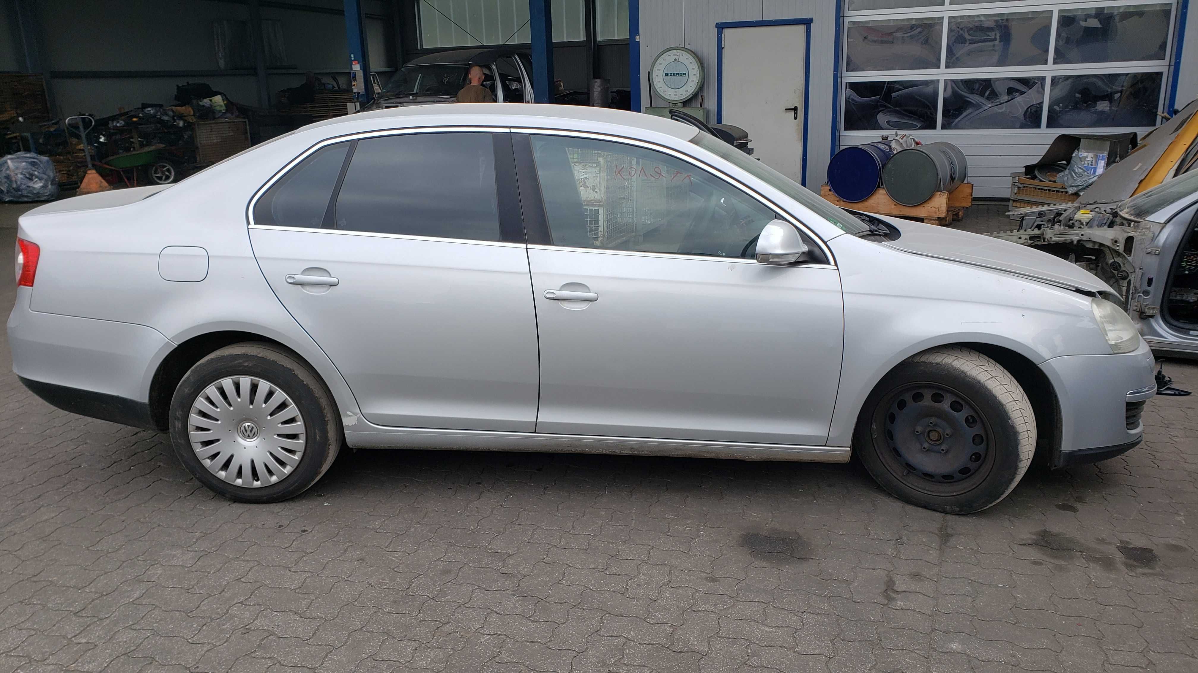 Розборка VW Jetta 5 Шрот запчастини Джетта 5 автозапчастини