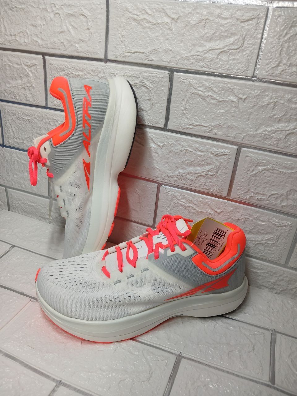 Жіночі бігові кросівки Altra Vanish Tempo White/Coral