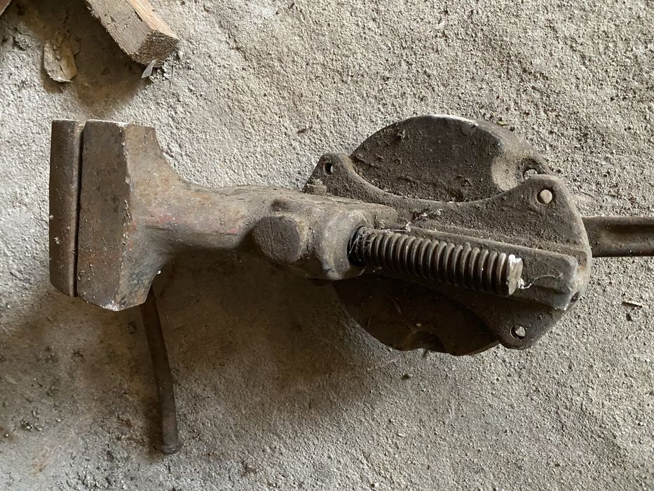 Stare imadło. Ciężkie. Obrotowe.