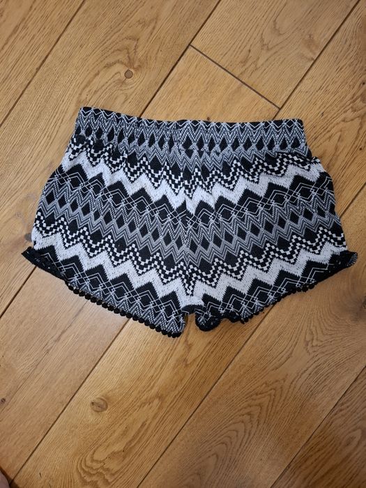 Krótkie spodenki szorty boho 134-140cm 8-10 lat