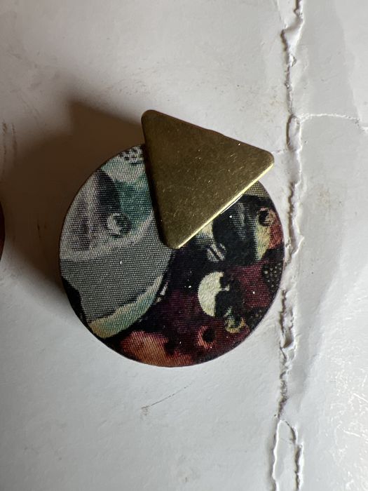 Sprzedam parę drewnianych kolczyków-wkrętów , wisior MICA PEET