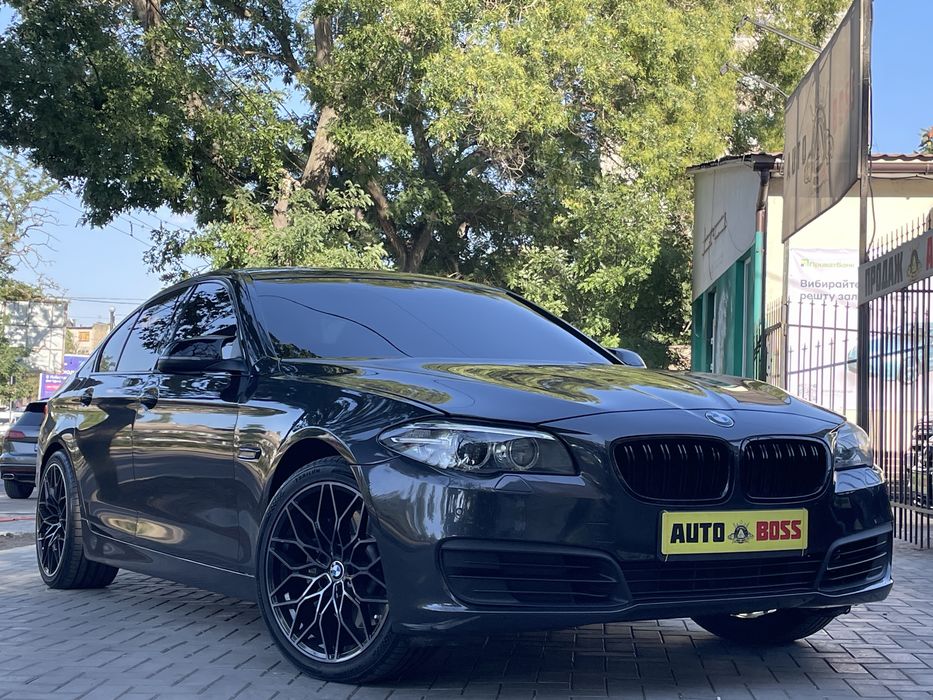 BMW 535i xDrive 2013 року