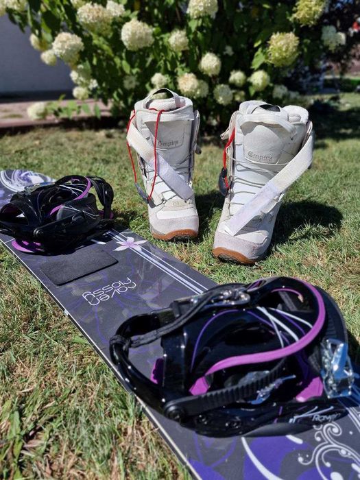 Deska snowboardowa Raven 151 cm z wiązaniami, jak nowa