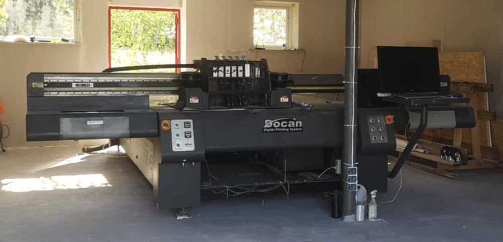 Drukarka UV - ploter wielkoformatowy Docan M10 - 2,05x3,2m CMYK + W