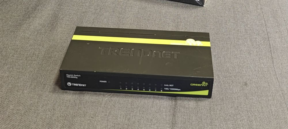 Switch sieciowy Ethernet 10/100/1000 1G desktop metal