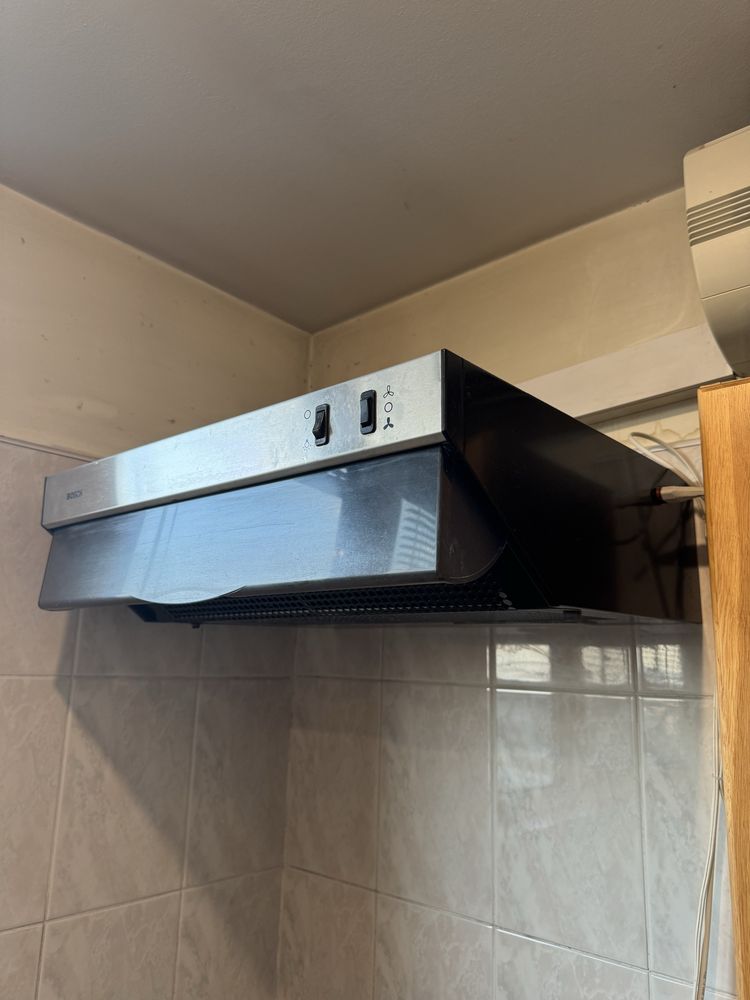 Витяжка Bosch DHU625B