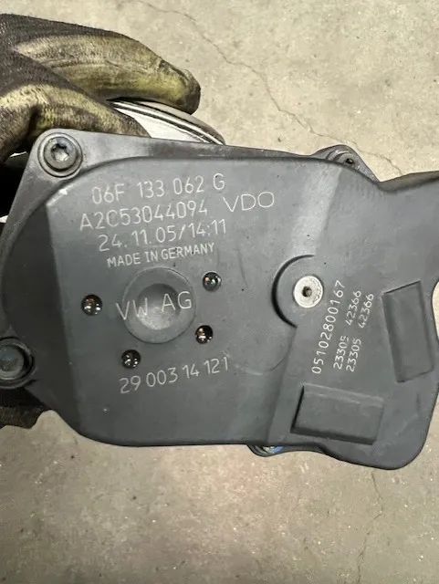 Corpo da borboleta Audi A3 Seat Leon 2.0 FSI REF: 06F 133 062G