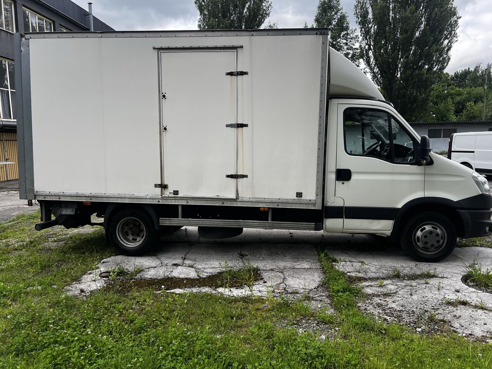 Iveco Daily kontener + winda Bliźniak