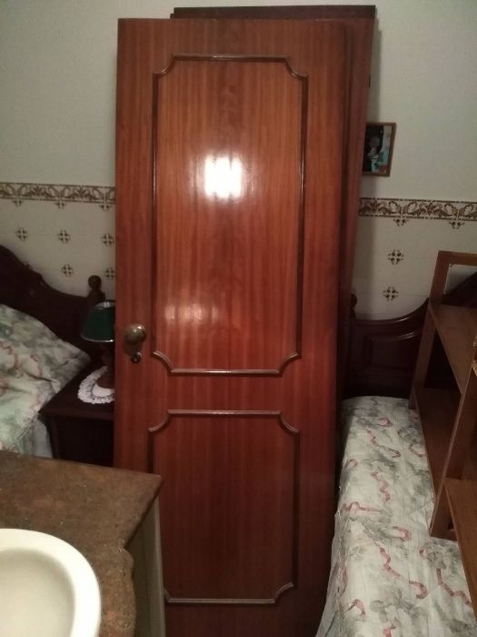 1 portas em Madeira para toda a casa
