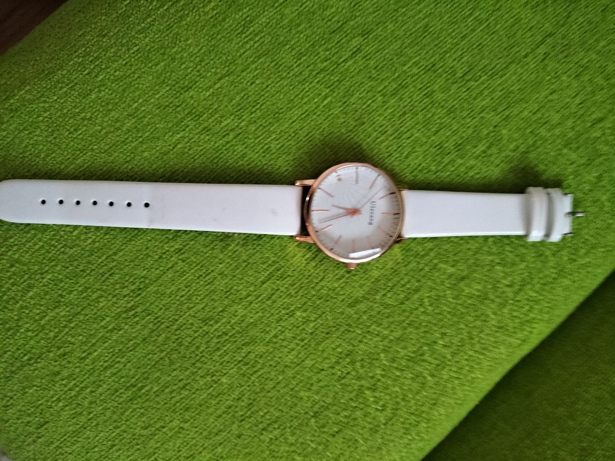 Zegarek damski biały