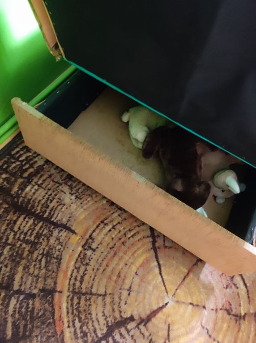 Fotel łóżko jednoosobowe.