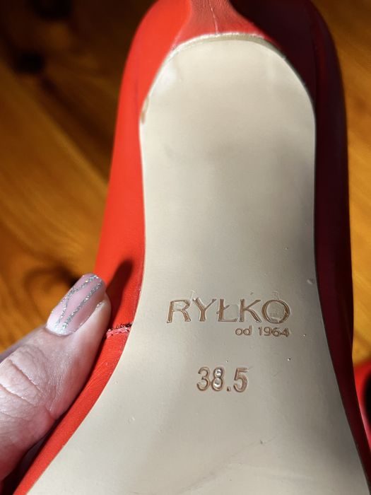 Szpilki czerwone Rylko 38,5
