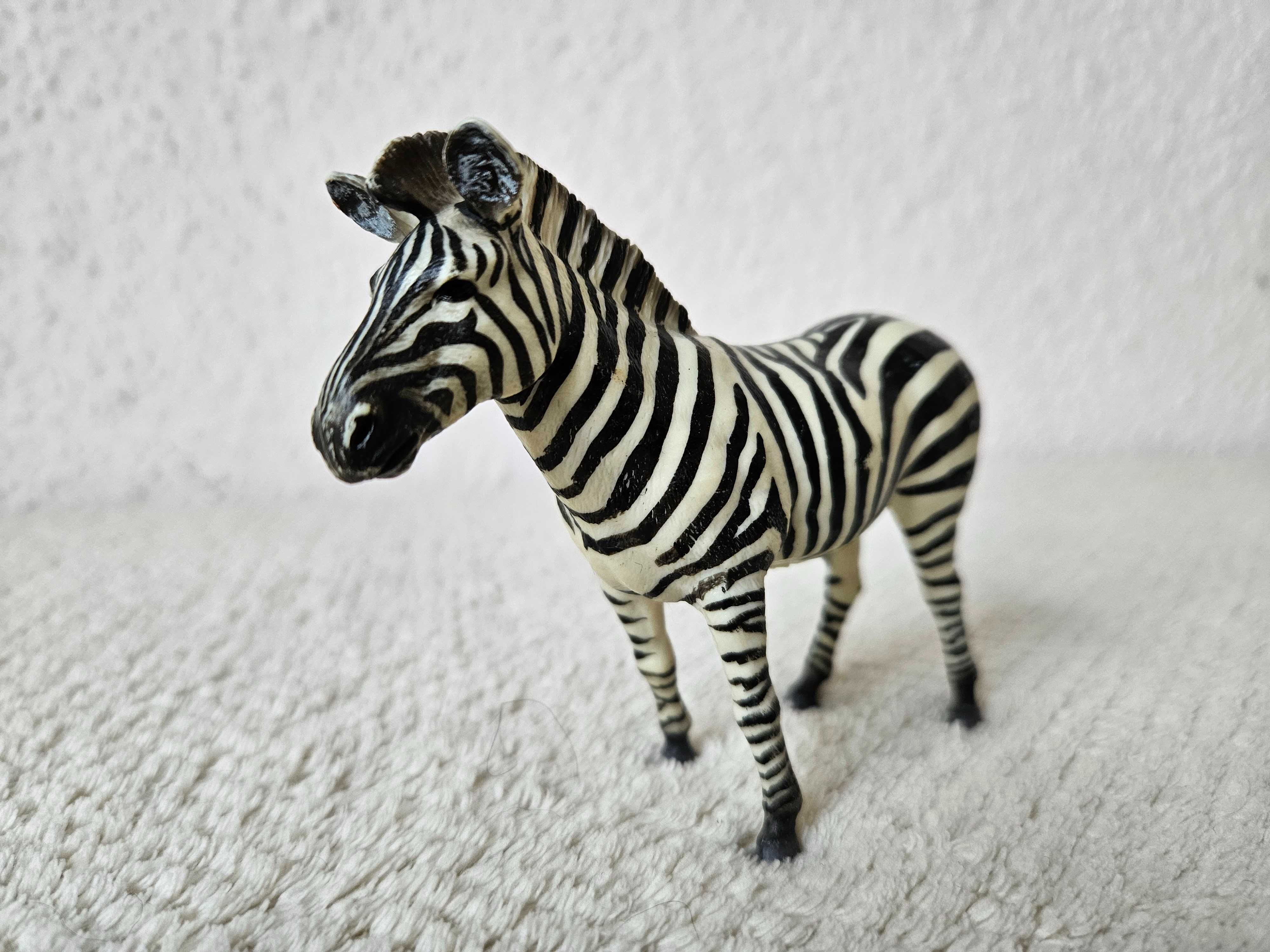 Figurka Collecta: Zebra, Koń (Montessori)