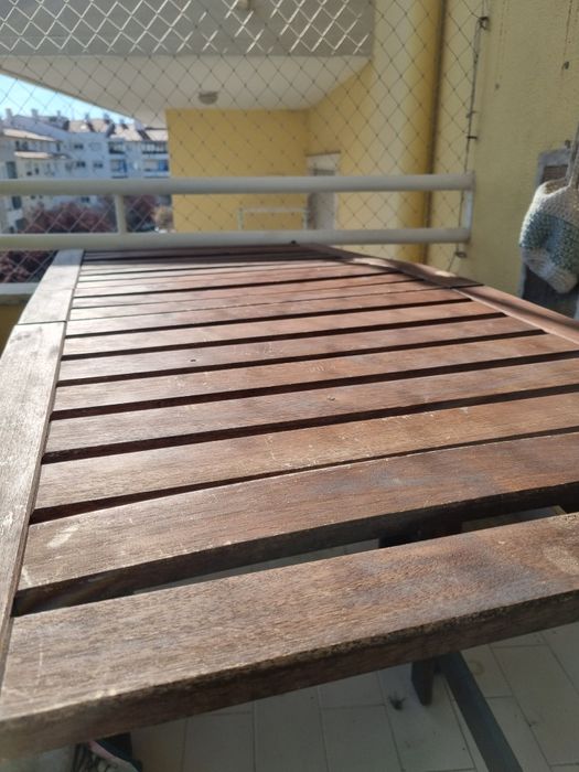 Mesa exterior de madeira