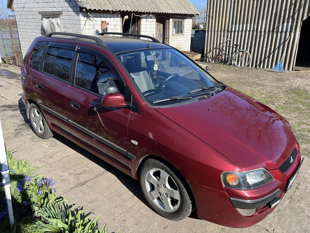 Mitsubishi Space Star 2003 року