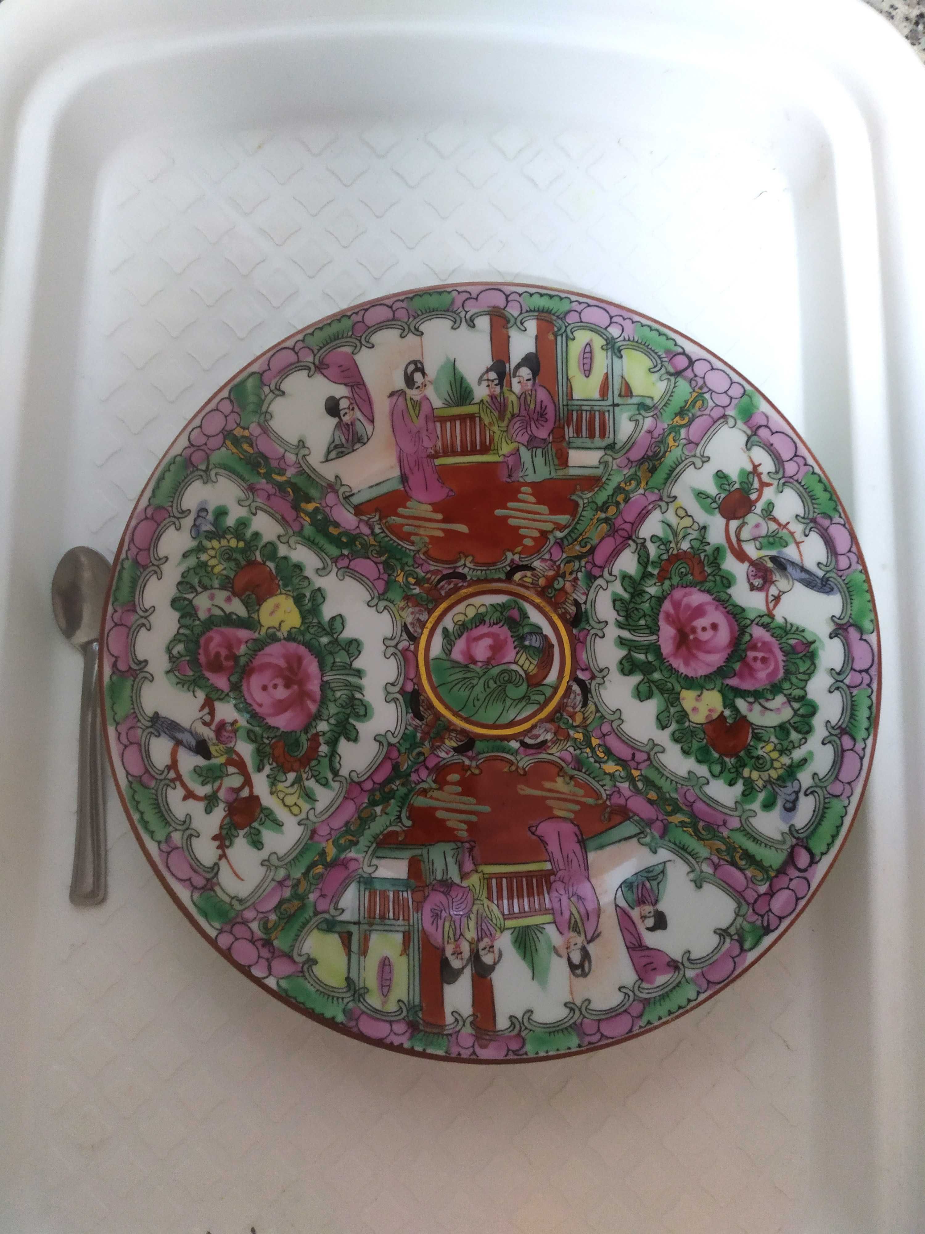 Taça e Prato porcelana - Fabricado em Macau - Vintage