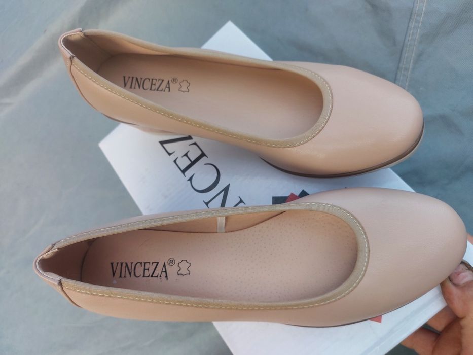 Buty czułenka damskie na koturnie Vinceza