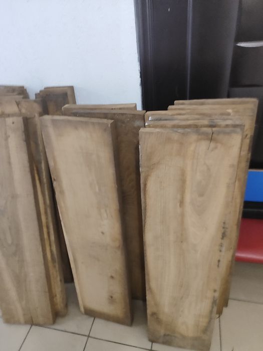 Сходинки дубові цільні сходи