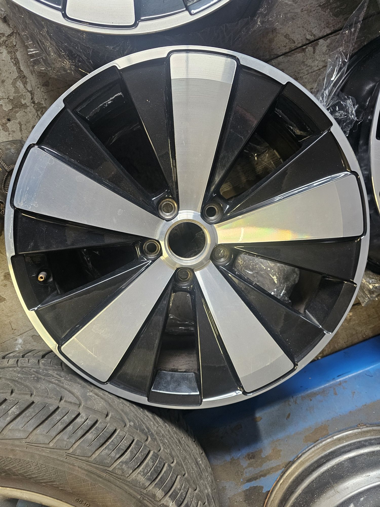 Felgi aluminiowe 18 5x112 et48 VW beetel
