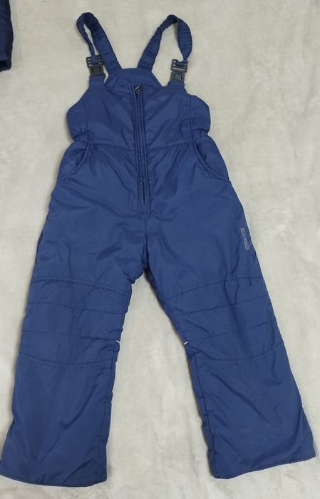 Продам зимовий комплект New Balance на хлопчика.
Комплект складається