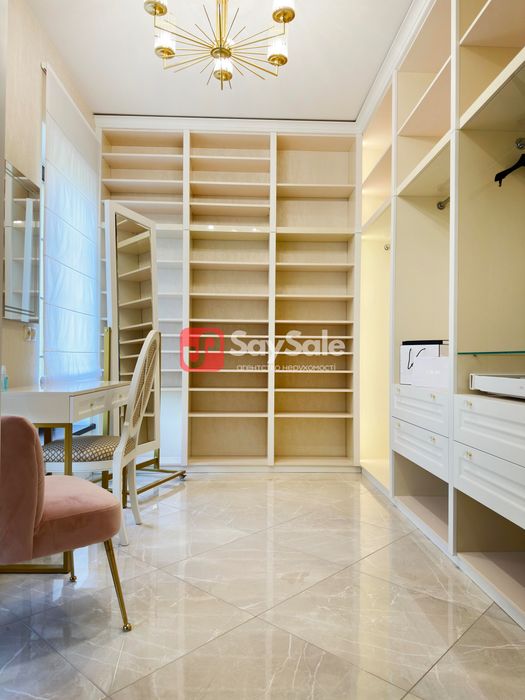 Продам будинок 460м2, 8 сот в селі Гатне, Мегамаркет, Одеський напрям