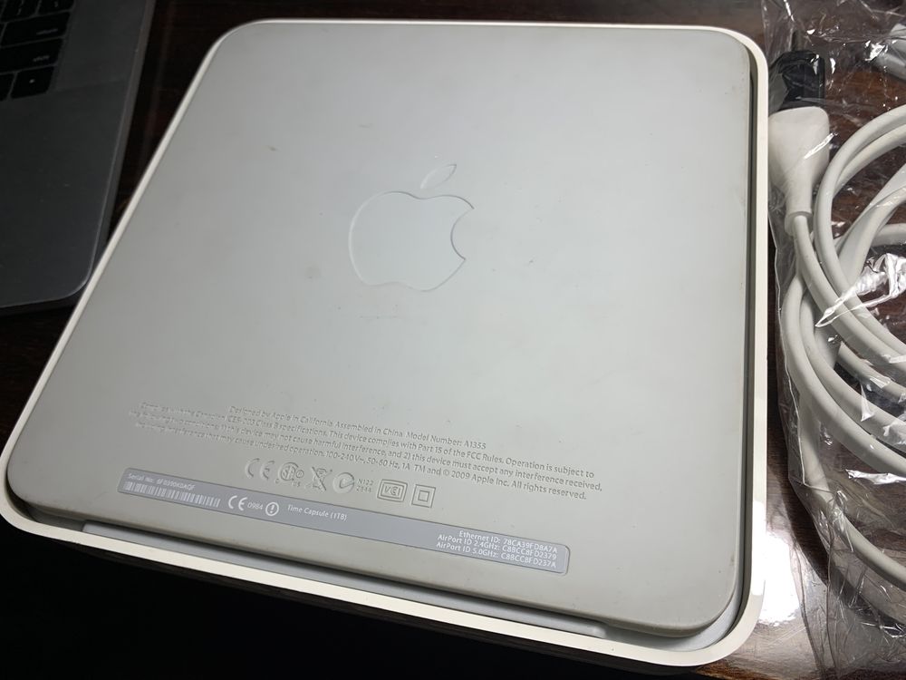 Продам роутер с HDD 1Тб apple Time Capsule A1355 двухдиапазонный