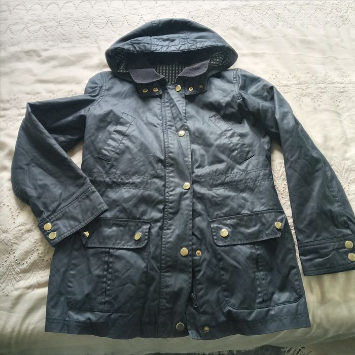 Куртка новая  с капюшоном