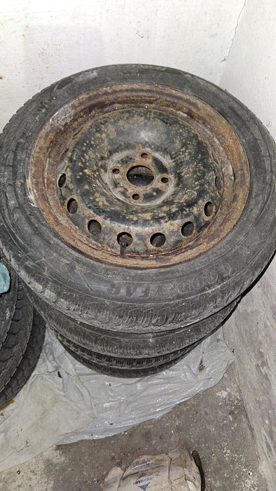 4 szt. Koła zimowe opony felgi stalowe 175/65/15