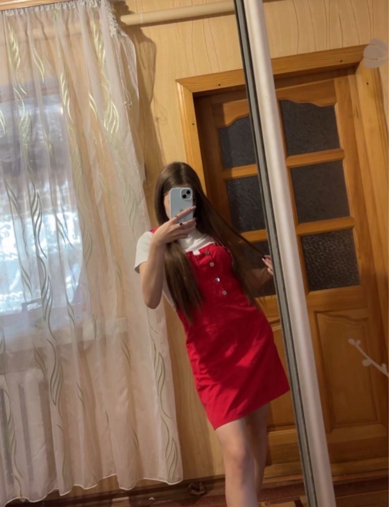 Сарафан червоний
