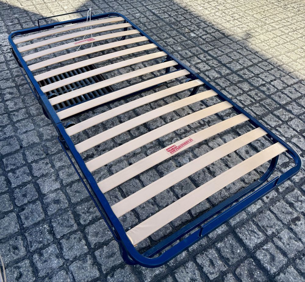 Cama dobrável com rodas - nova