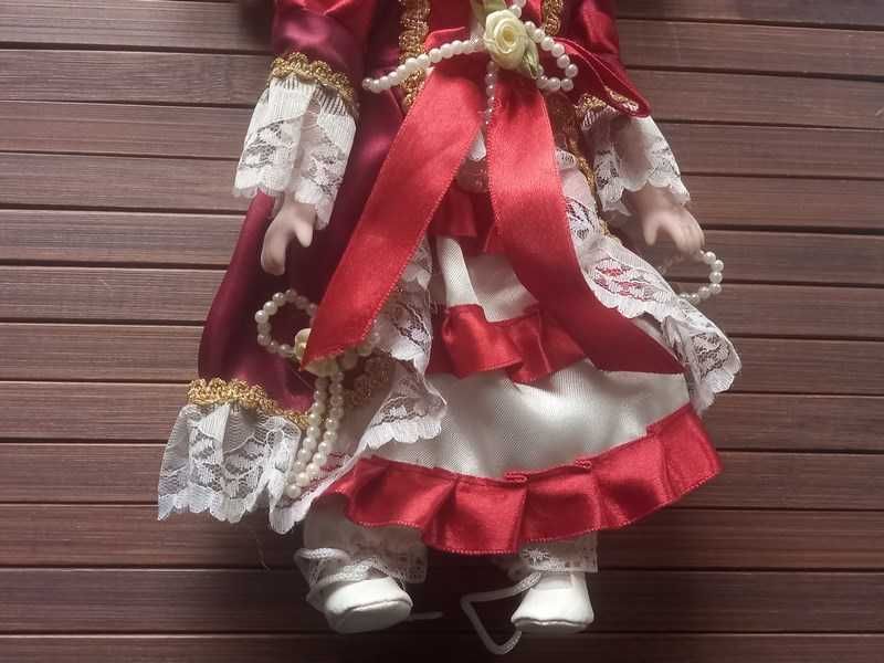 Kolekcjonerska porcelanowa lalka