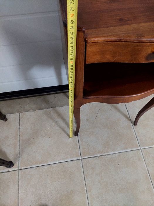 1 mesa de apoio vintage