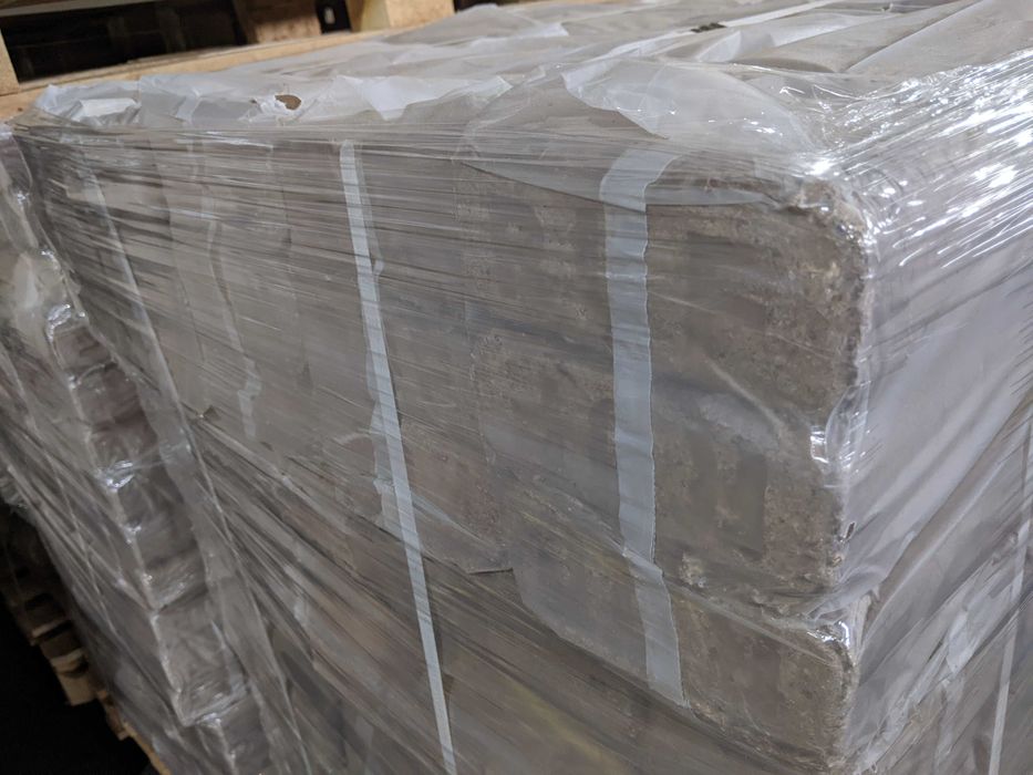 Паливні брикети RUF 100 % бук та Піні Кей 100 % ДУБ Pini Kay