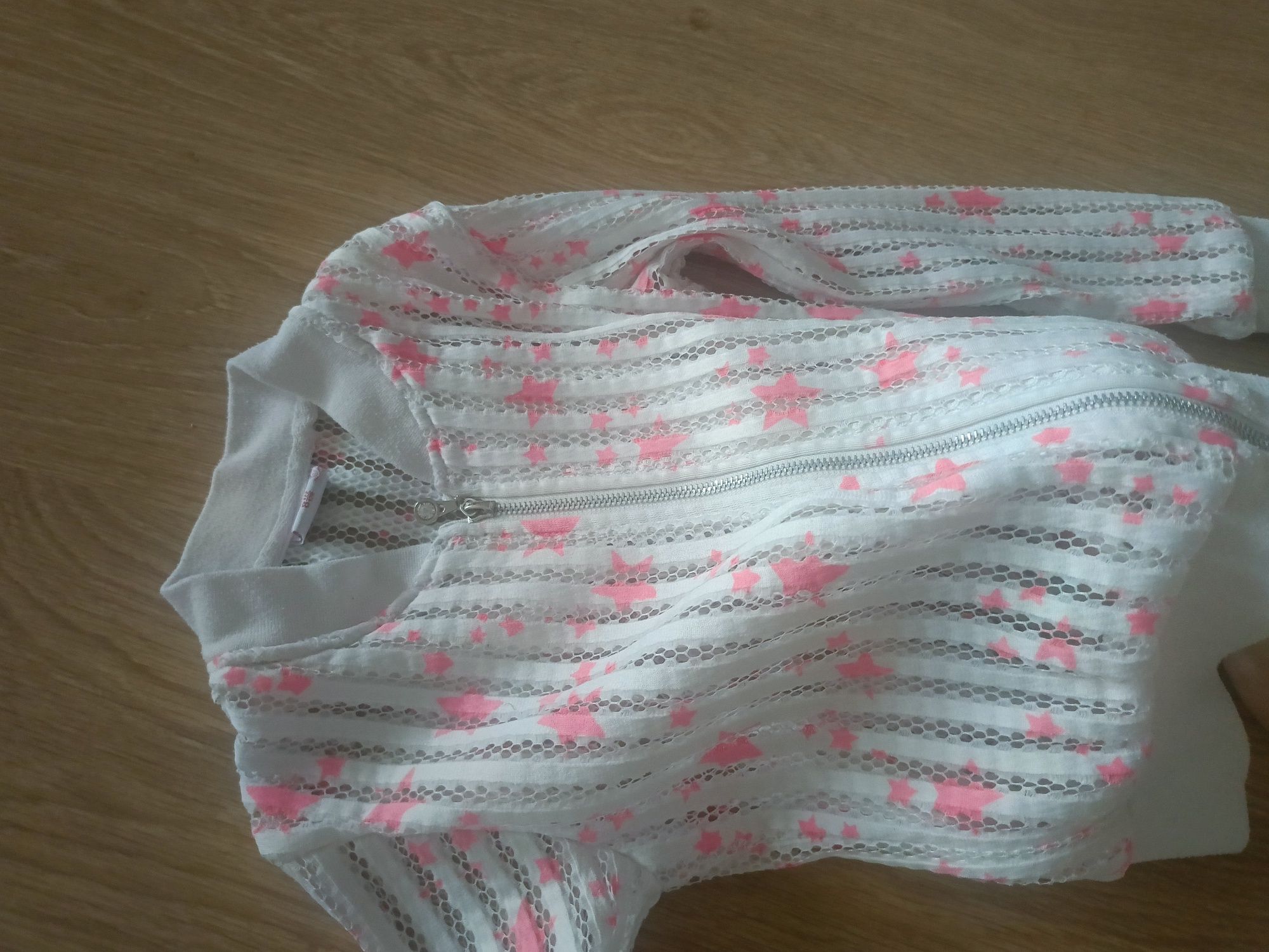 Bluza rozpinana ażurek 122 biała różowa