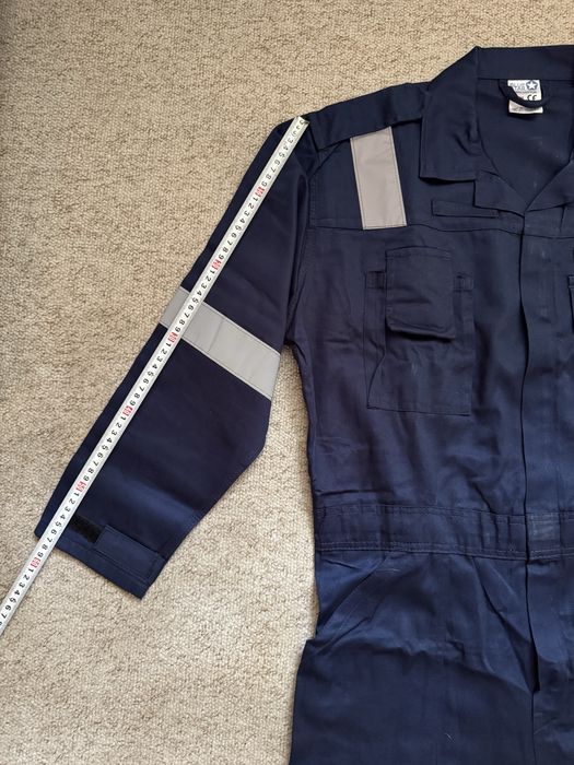 Kombinezon roboczy z odblaskowymi paskami