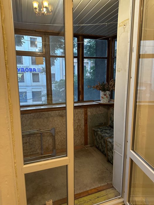 Сдам([хозяйка) для одной женщины 2 комн.со своей кухней ул.Осипова 22