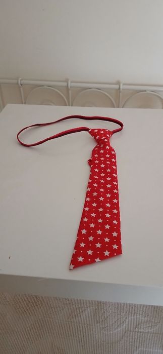 Gravata de senhora, nova