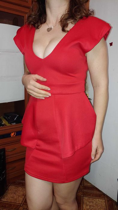 Червоне плаття-стан нового-на свята для фортуни.зріст 155-170 см