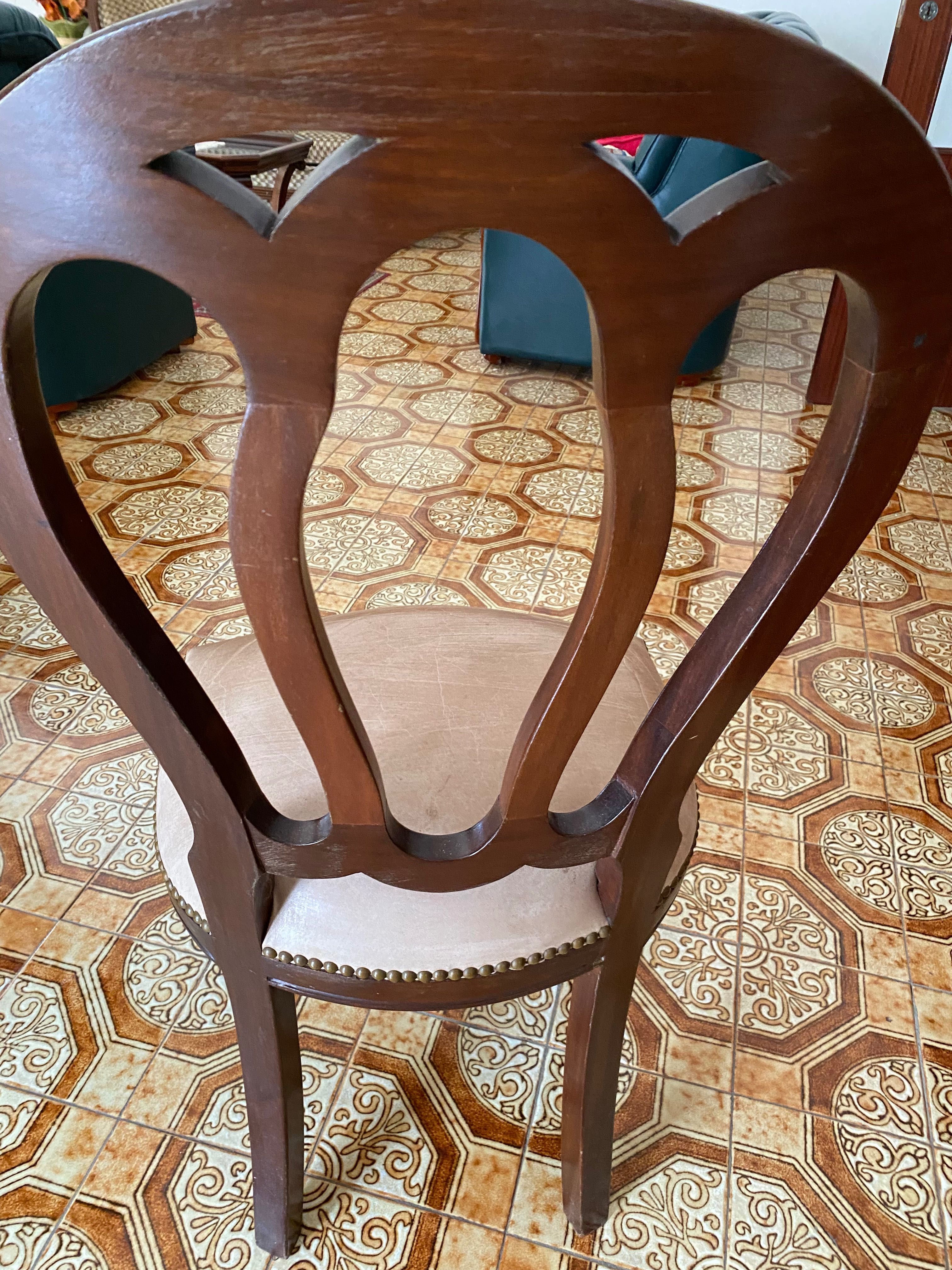 Conjunto de 6 cadeiras forradas em pele